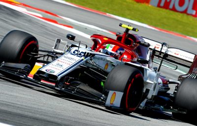 spaniens grand prix formel 1 - alfa romeo racer på banen