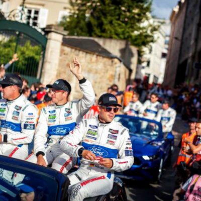 Kørerparade i Le Mans By