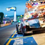 rejser til le mans - bil på vej ud fra pitten