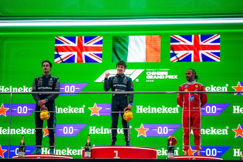 Formel 1 i Kina podium med Antonellig, Russel og Hamilton
